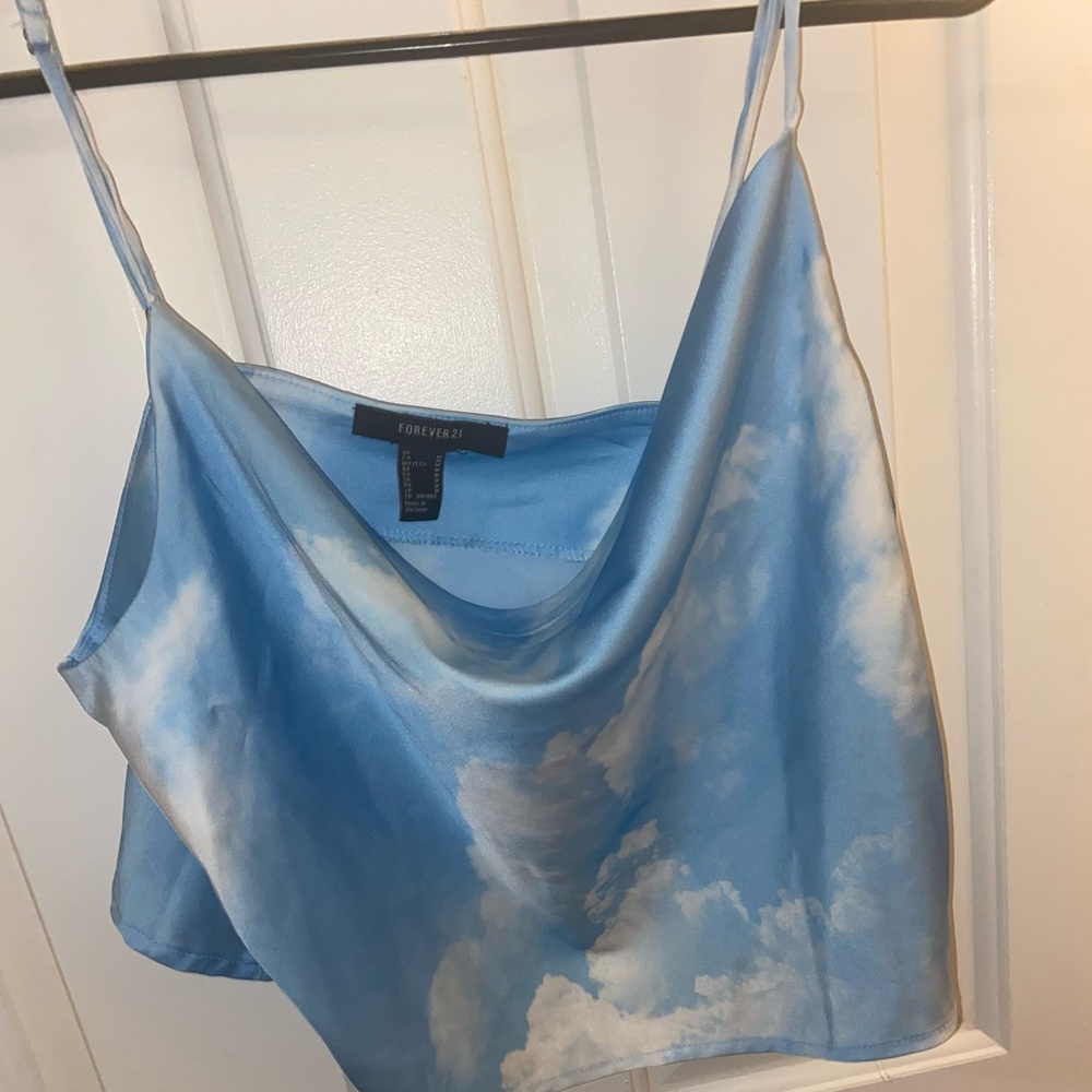 Cute crop top never been worn adjustable straps